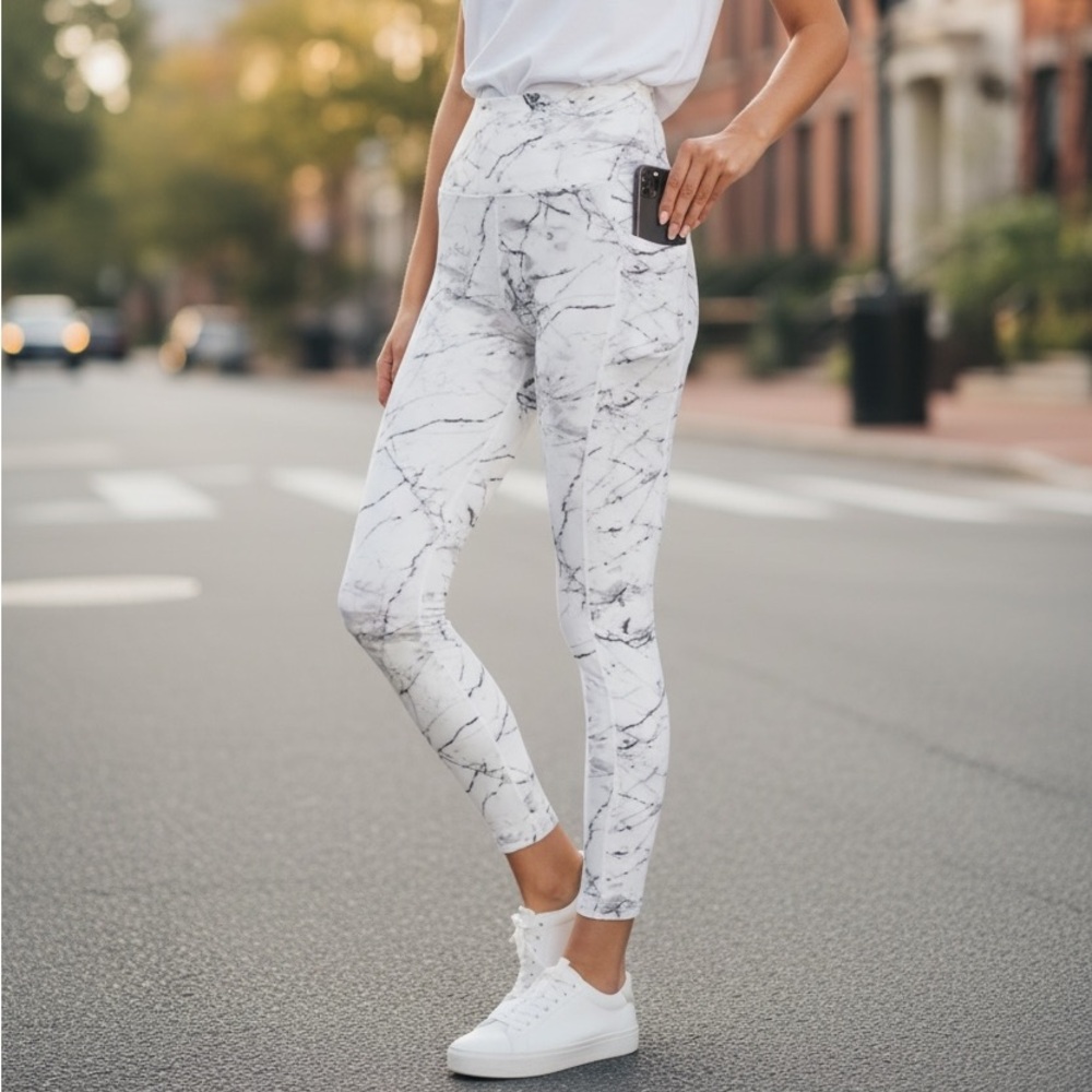 NEW•MARIKA WHITE MARBLE MOISTURE-WICK LEGGINGS